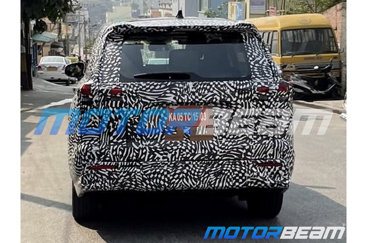 Next-gen Toyota Innova spied rear